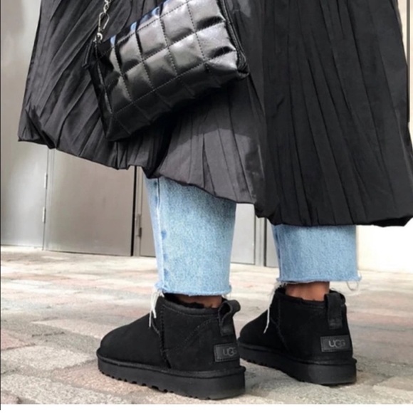 UGG Ultra Mini Classic Boot Black Size 6 US - Picture 10 of 14